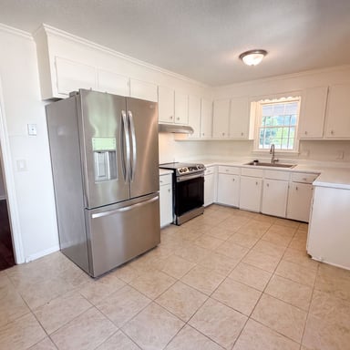 Property photo 2 of 124 Calloway Ct