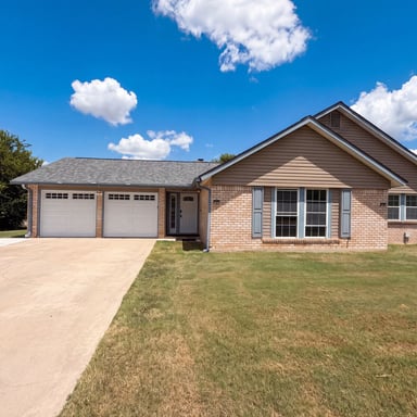 Property photo 1 of 2803 Persimmon Dr