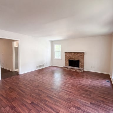 Property photo 3 of 124 Calloway Ct