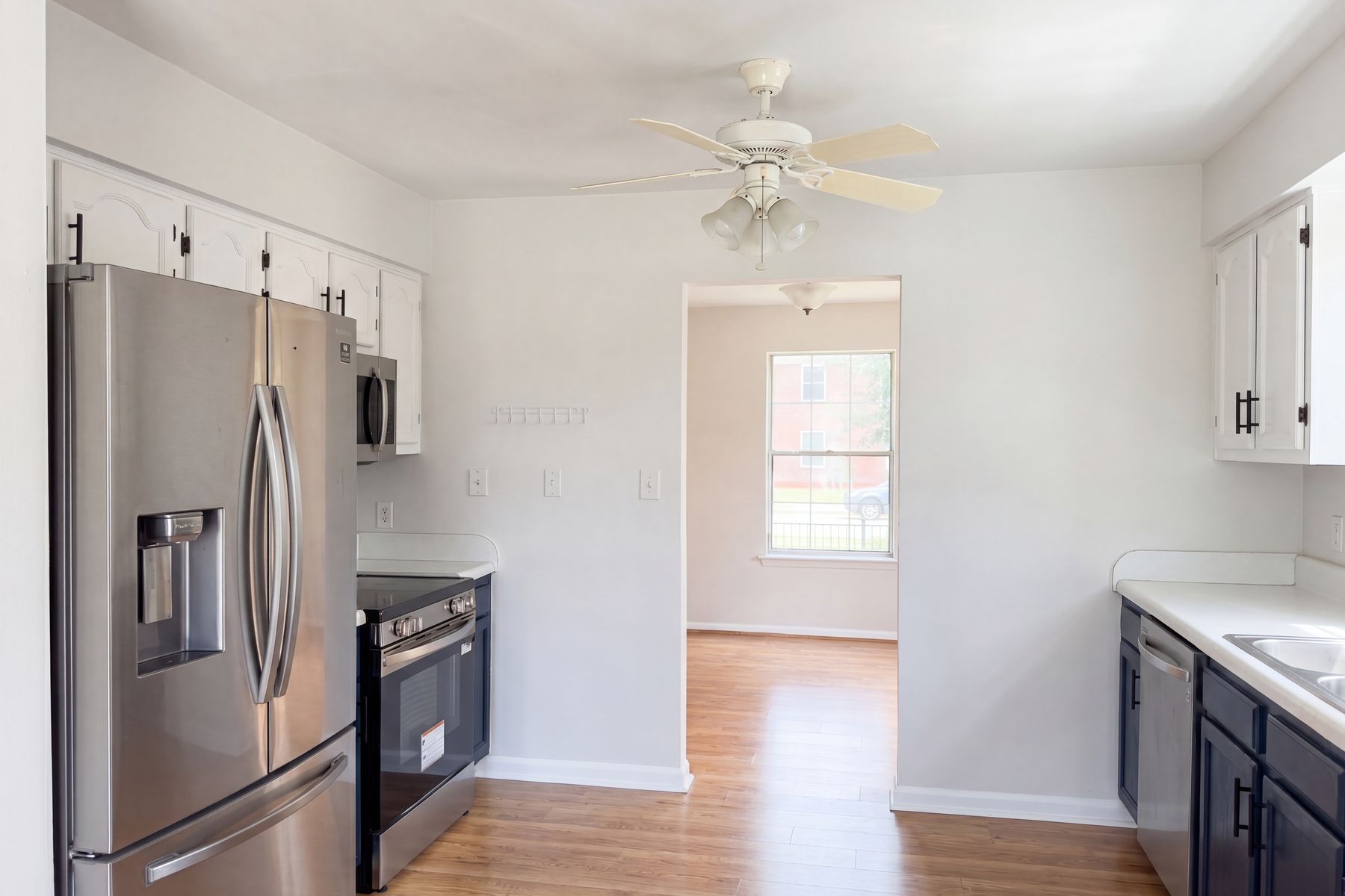 Photo 2 of 25 of 625 E Princess Anne Rd, Norfolk, VA