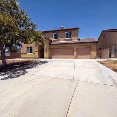 Property photo 1 of 3147 W Lingard St