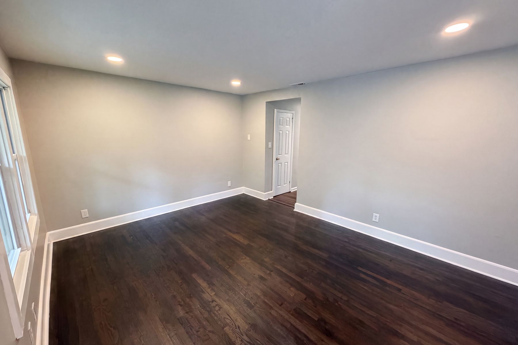 Property photo 3 of 528 Kentbrook Dr