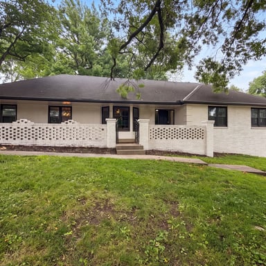 Property photo 1 of 4321 NW Briarcliff Ln
