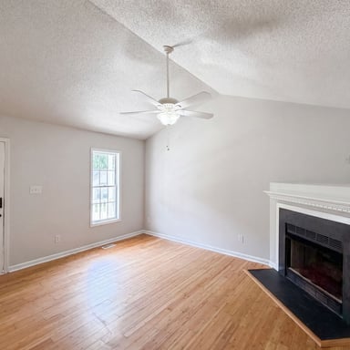 Property photo 3 of 1024 Laurel Leaf Rd