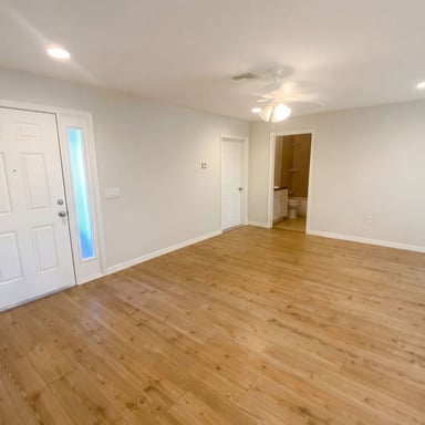 Property photo 3 of 11275 Linden Dr