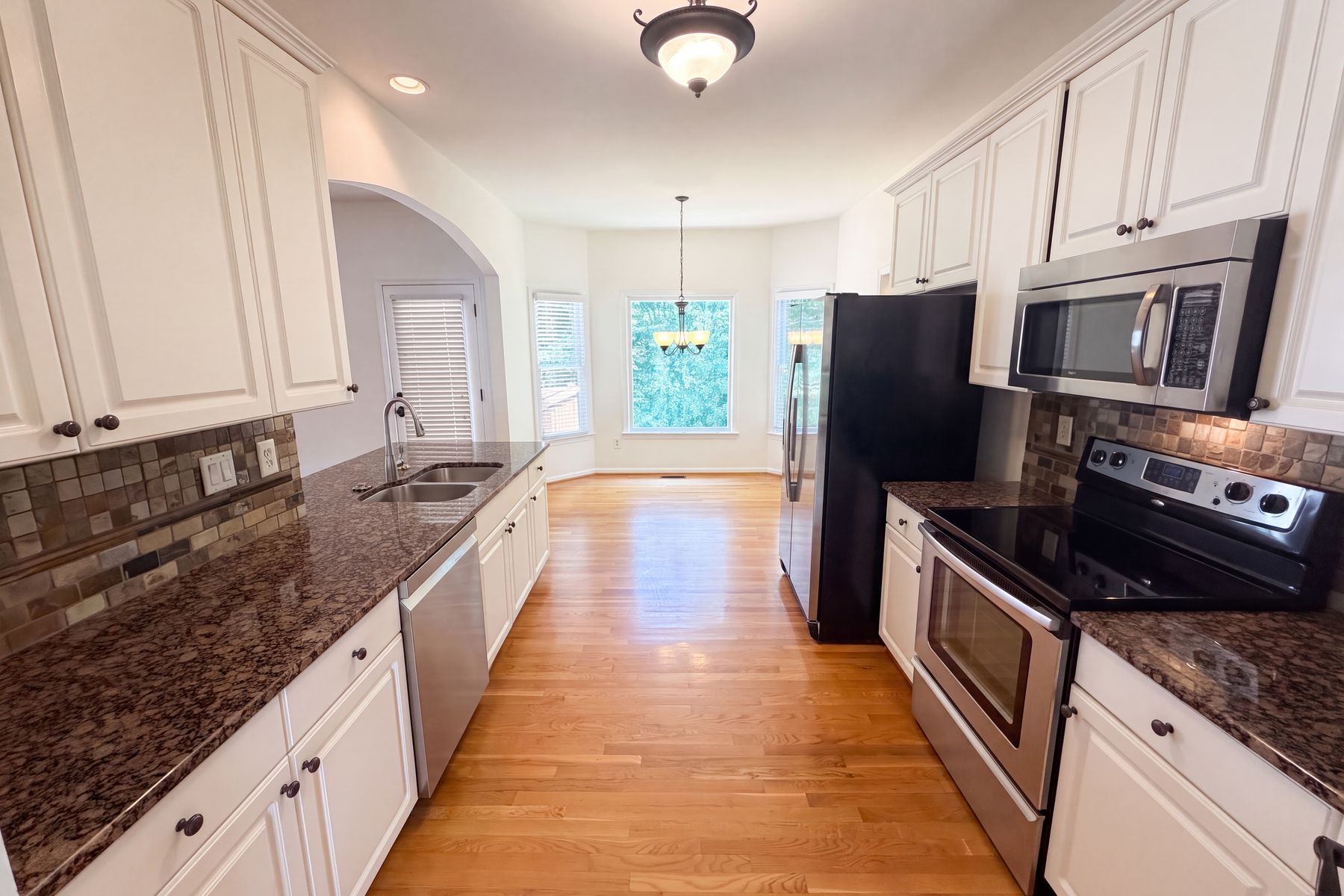 Photo 2 of 58 of 3612 Brookefall Ct, Suwanee, GA