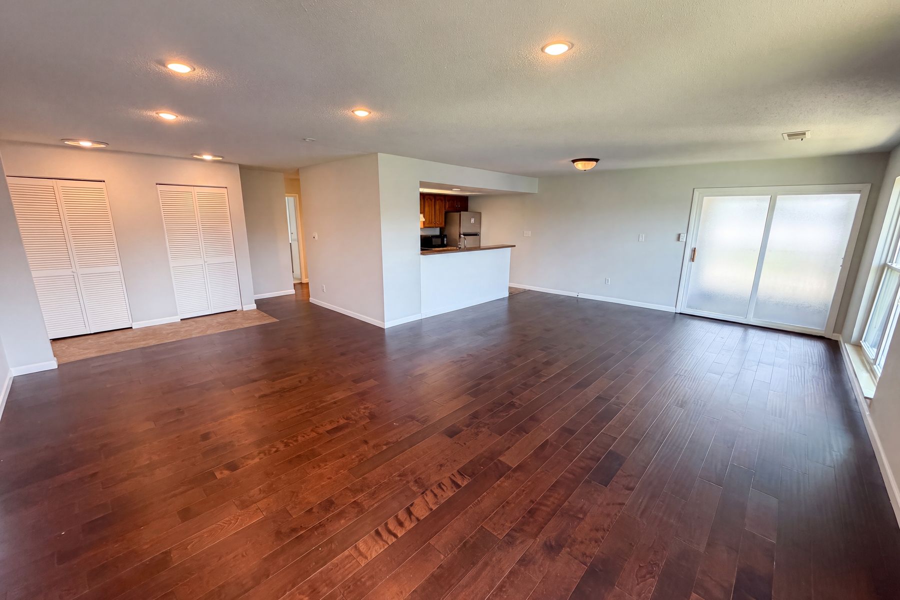 Property photo 3 of 3135 E 52nd St Unit E