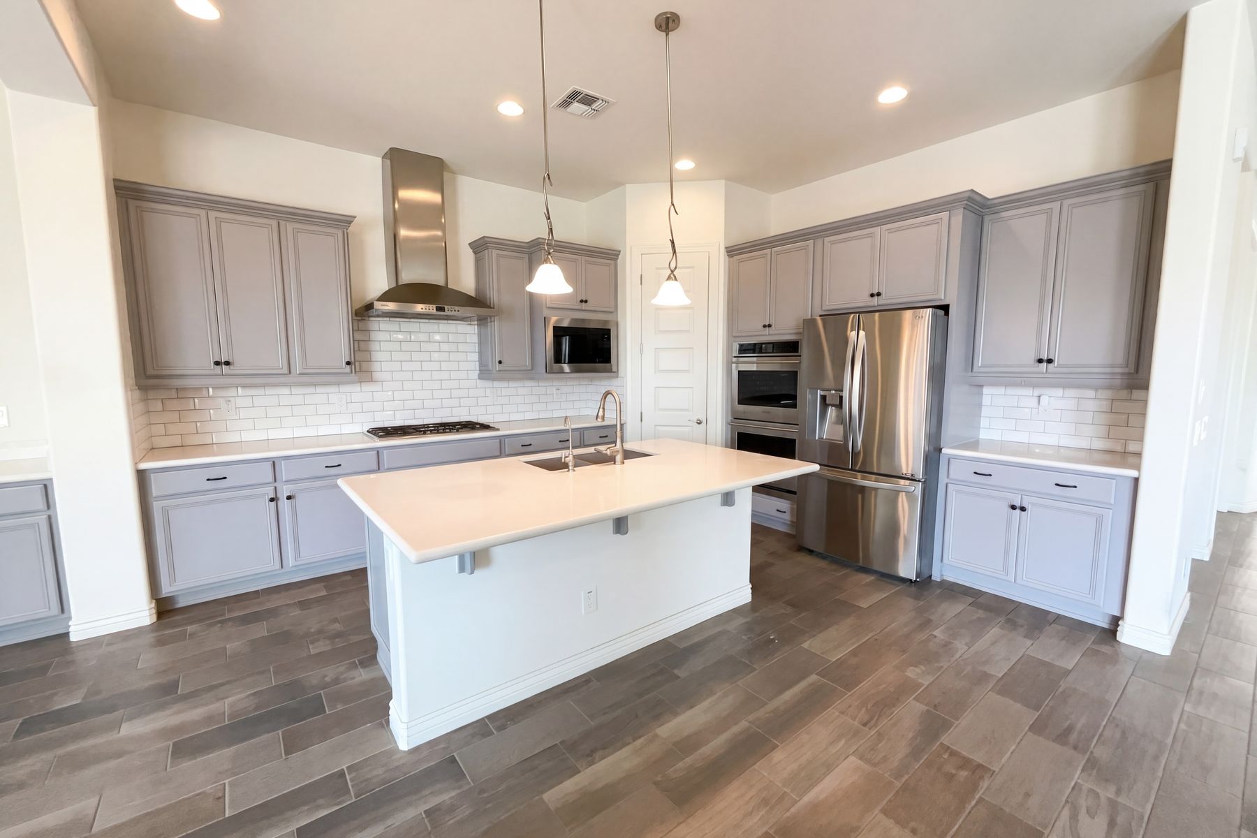 Photo 2 of 58 of 2312 E Susan Dr, Gilbert, AZ
