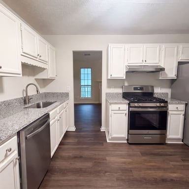 Property photo 2 of 4320 Southvale Dr