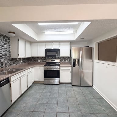 Property photo 2 of 1803 Frontier Trl