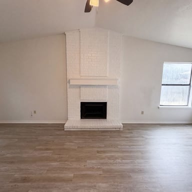 Property photo 3 of 1319 Oak Run Dr