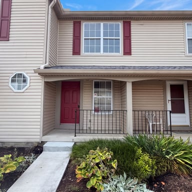 Property photo 1 of 5698 Canehill Ln