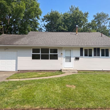 Property photo 1 of 1175 Country Club Rd