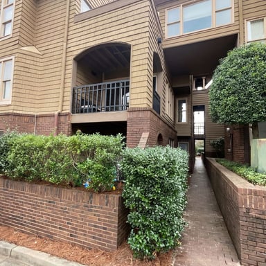 Property photo 1 of 1101 E Morehead St Apt 33