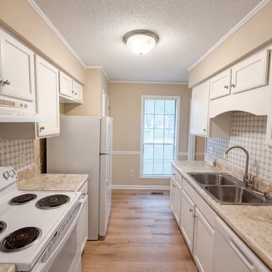 Property photo 2 of 104 Arbuckle Ln