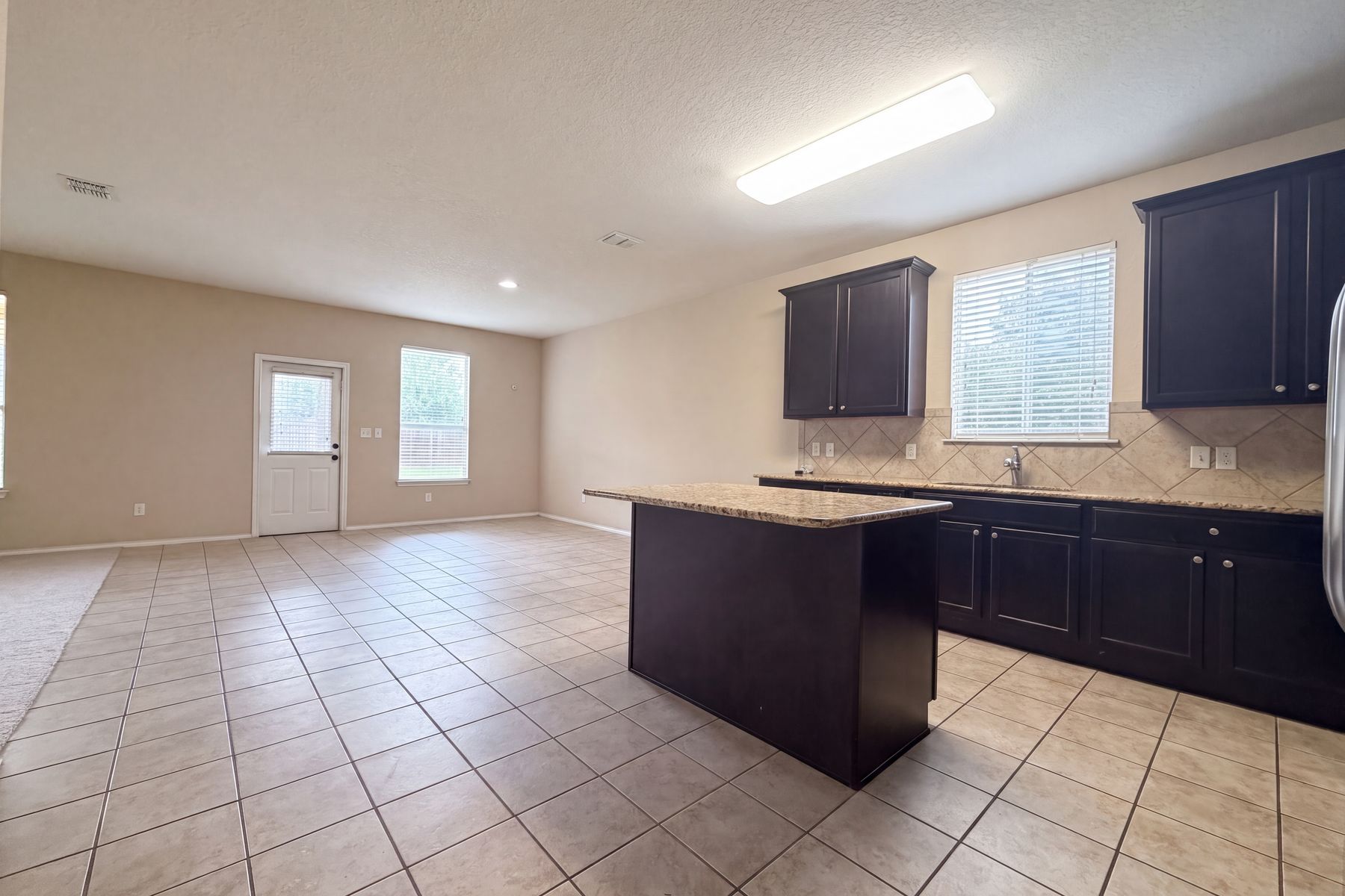 Photo 2 of 19 of 679 Trinity Mdw, San Antonio, TX
