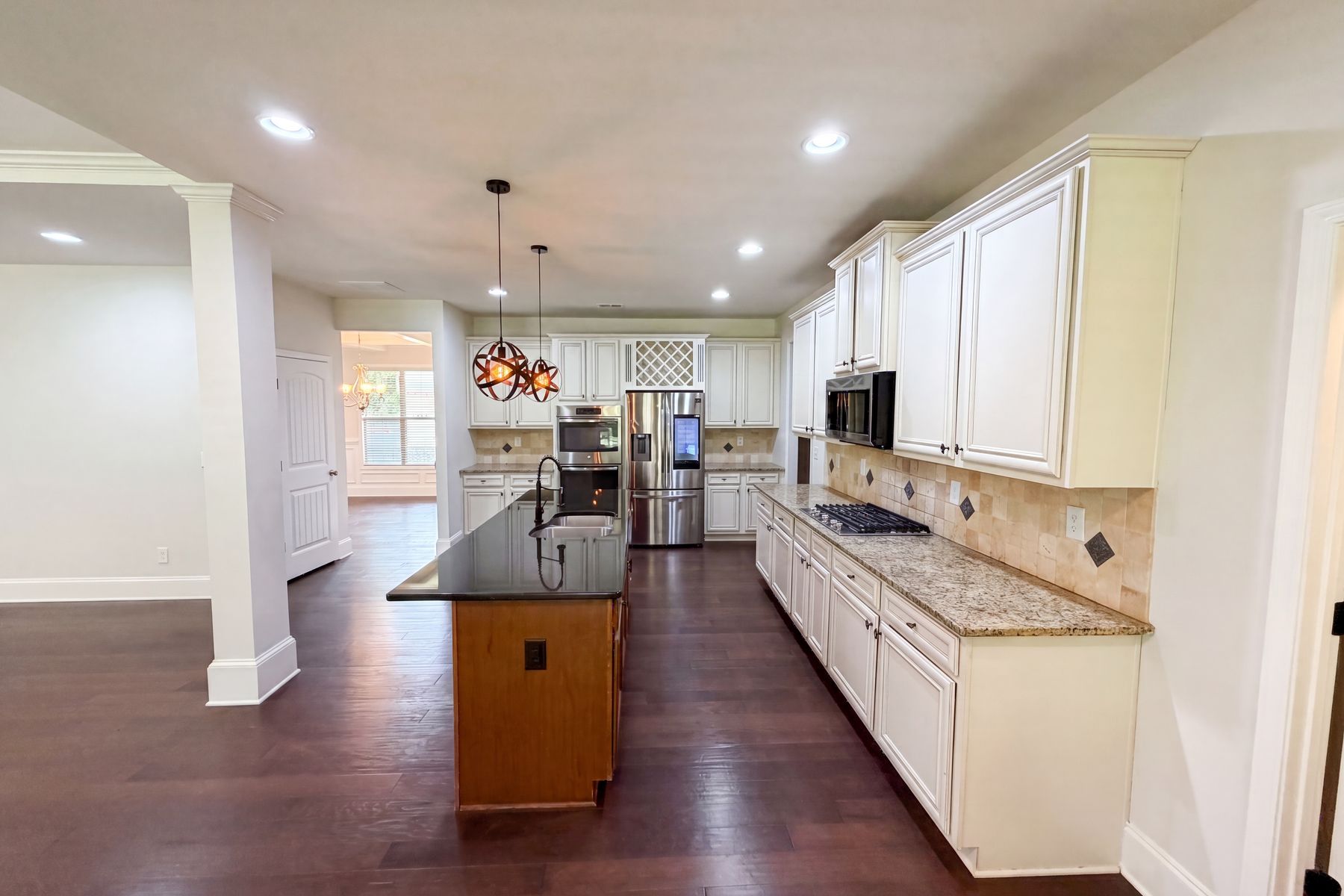 Photo 2 of 51 of 1481 Azalea Brook Dr, Lawrenceville, GA