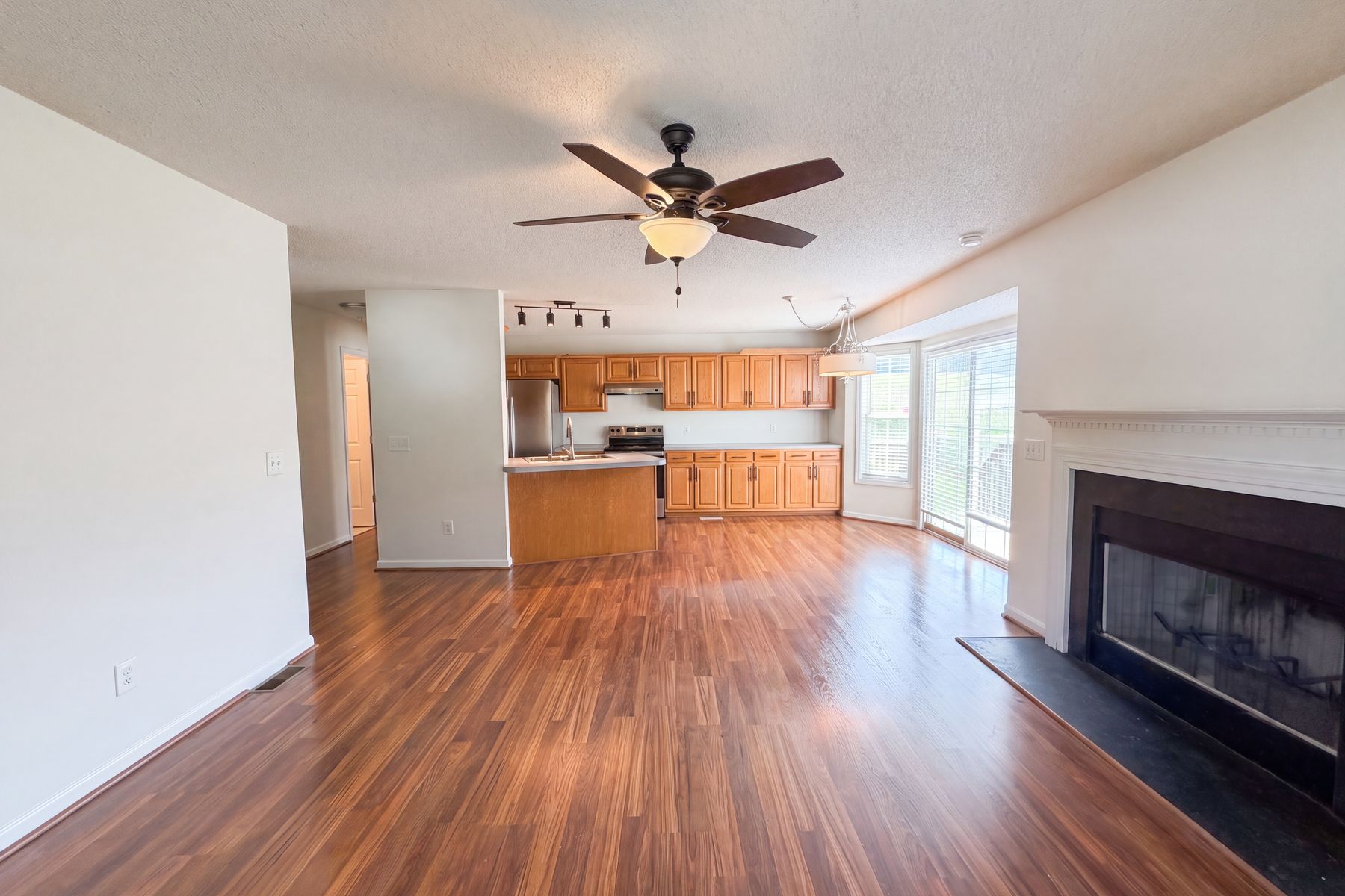 Property photo 3 of 4635 Leprechaun Ln