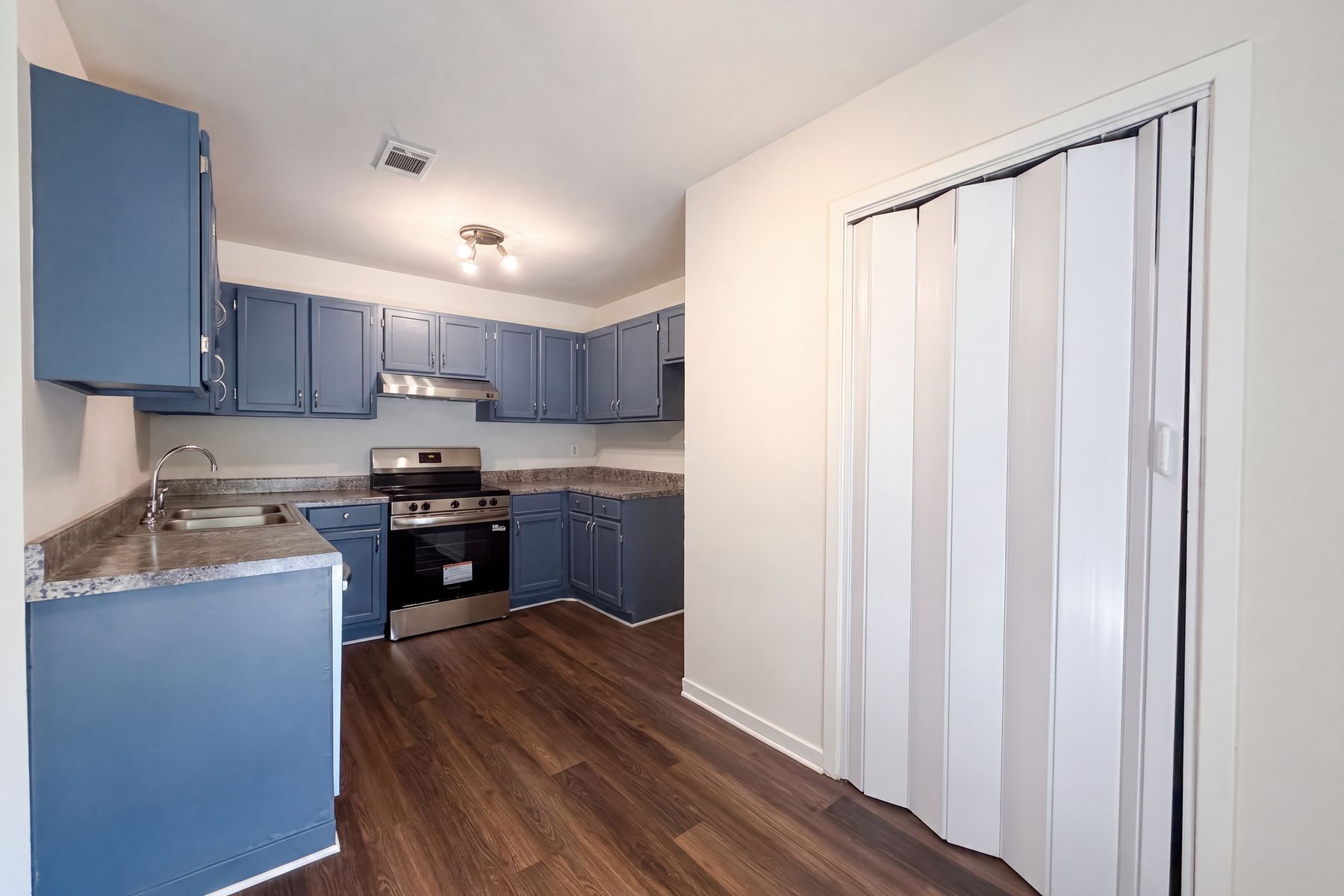 Property photo 3 of 6297 Rolling Fork Rd Apt G