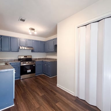 Property photo 3 of 6297 Rolling Fork Rd Apt G