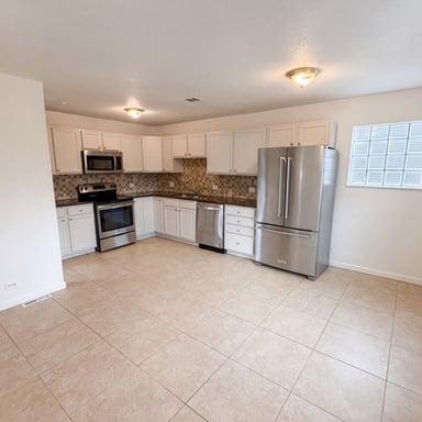 Property photo 2 of 3570 Newport St
