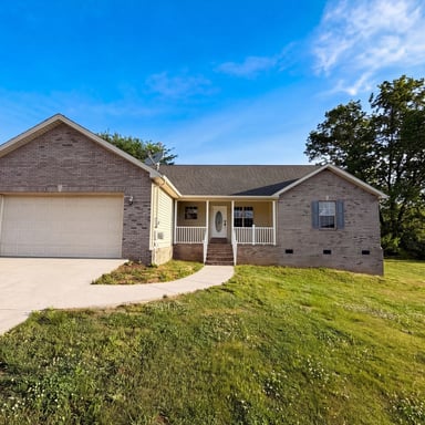 Property photo 1 of 375 Walnut Ln