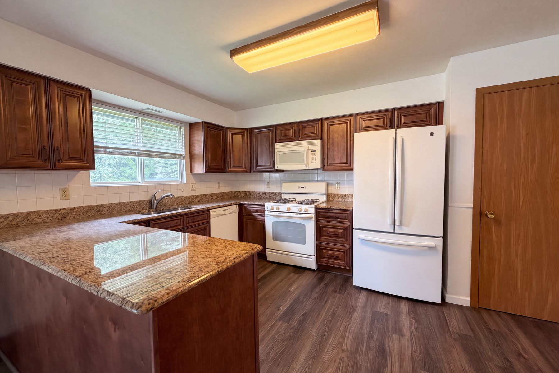 Photo 2 of 21 of 3679 Vago Ln, Florissant, MO