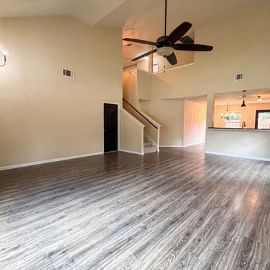 Property photo 3 of 1404 Claire Ln