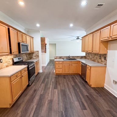 Property photo 2 of 8635 Amsbury Way