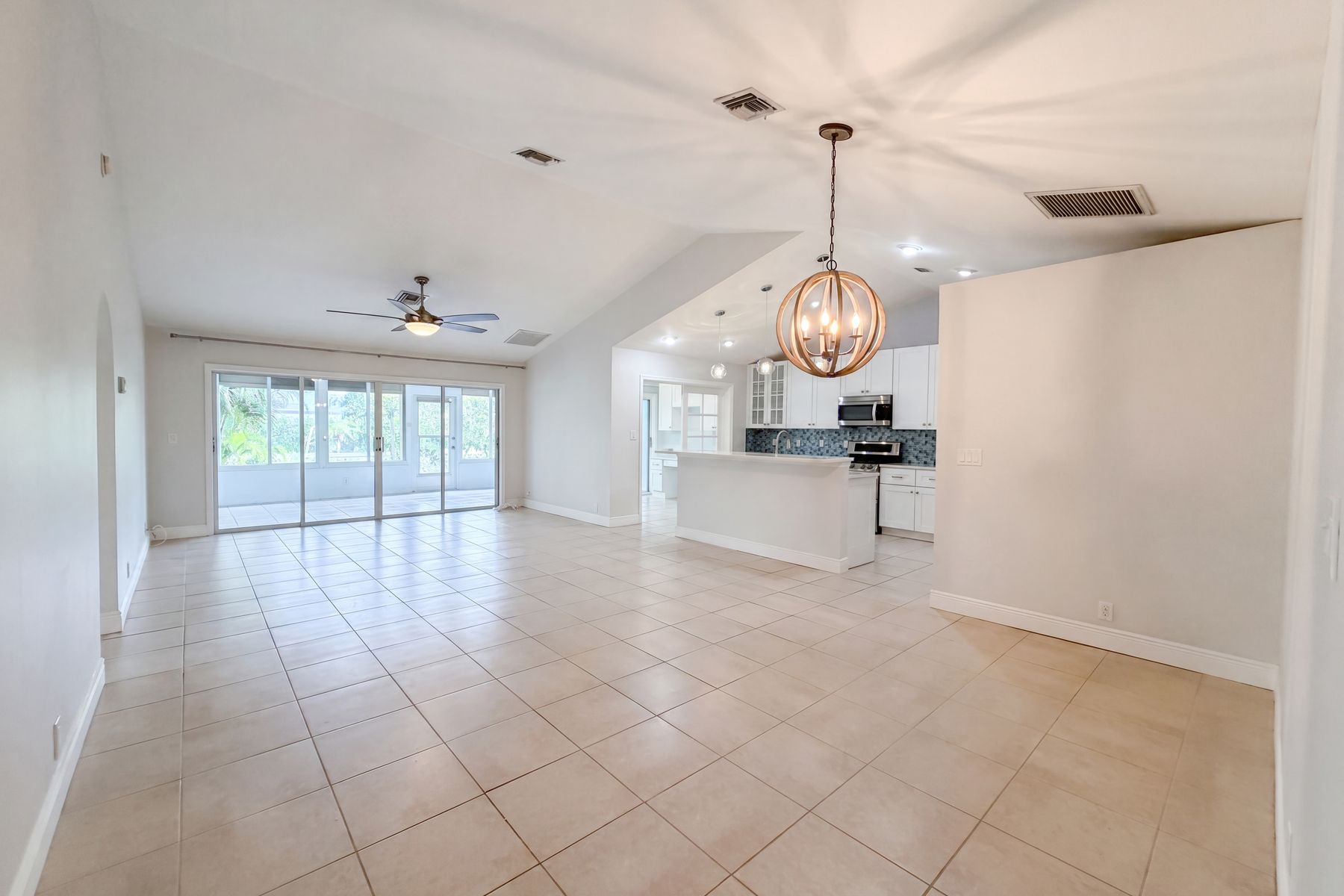 Property photo 3 of 4816 61st Avenue Ter W
