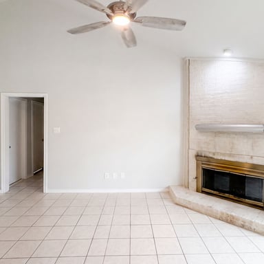 Property photo 3 of 2604 Leo Dr