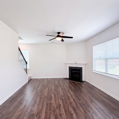 Property photo 3 of 115 Spring Hall Dr