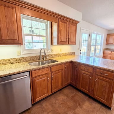 Property photo 2 of 1117 Thornberry Dr