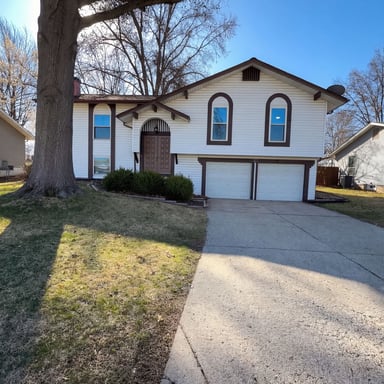 Property photo 1 of 27 Glenna Dr