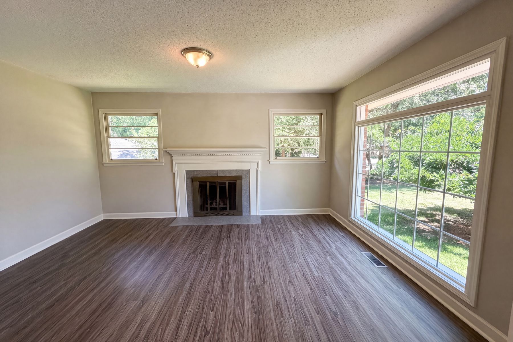 Property photo 3 of 104 Round Knob Rd