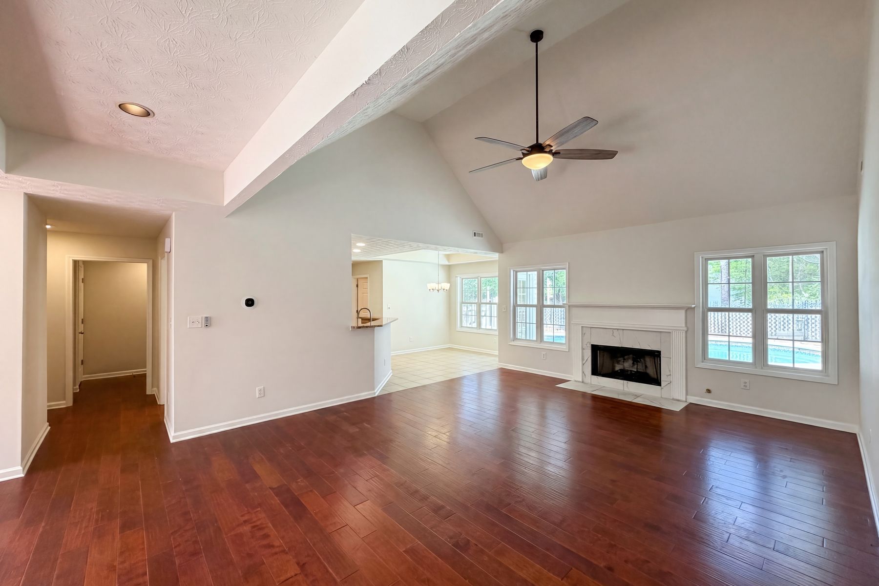 Property photo 3 of 335 Hunters Gln