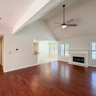 Property photo 3 of 335 Hunters Gln