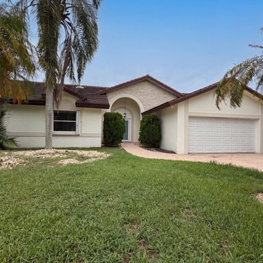 Property photo 1 of 16571 SW 145th Ave