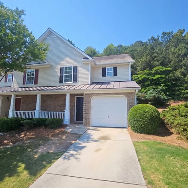 Property photo 1 of 220 Fox Creek Blvd
