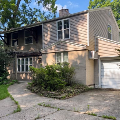 Property photo 1 of 911 Foley Ave