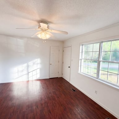 Property photo 3 of 144 Green Shadow Rd SE