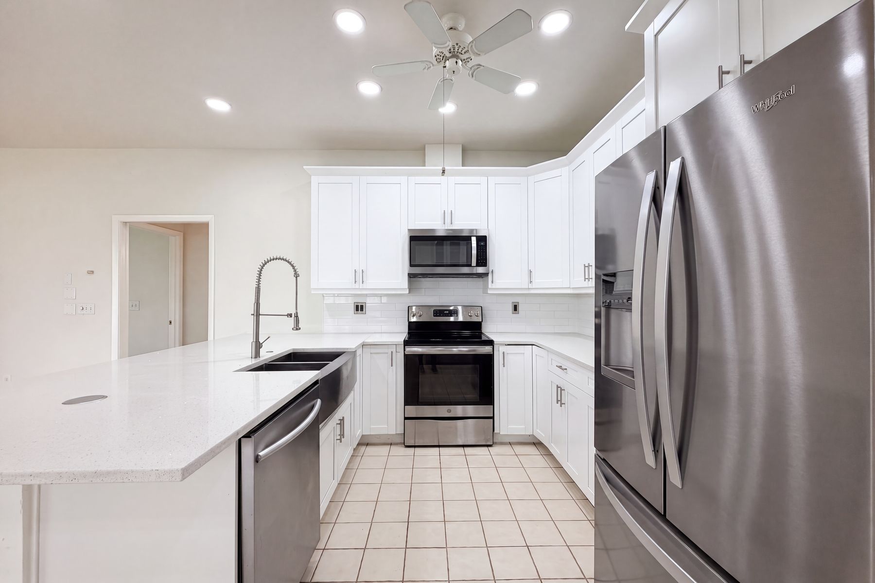 Photo 2 of 28 of 12919 Prestwick Dr, Riverview, FL