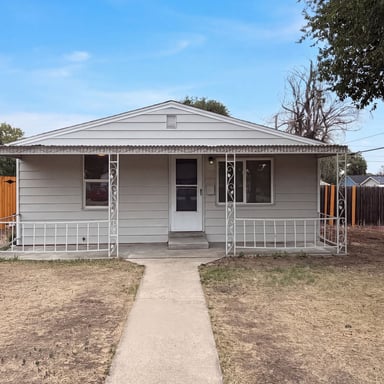 Property photo 1 of 1298 S Perry St