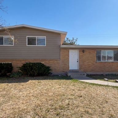 Property photo 1 of 67 S 470 E