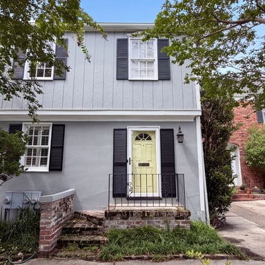 Property photo 1 of 170 Queen St
