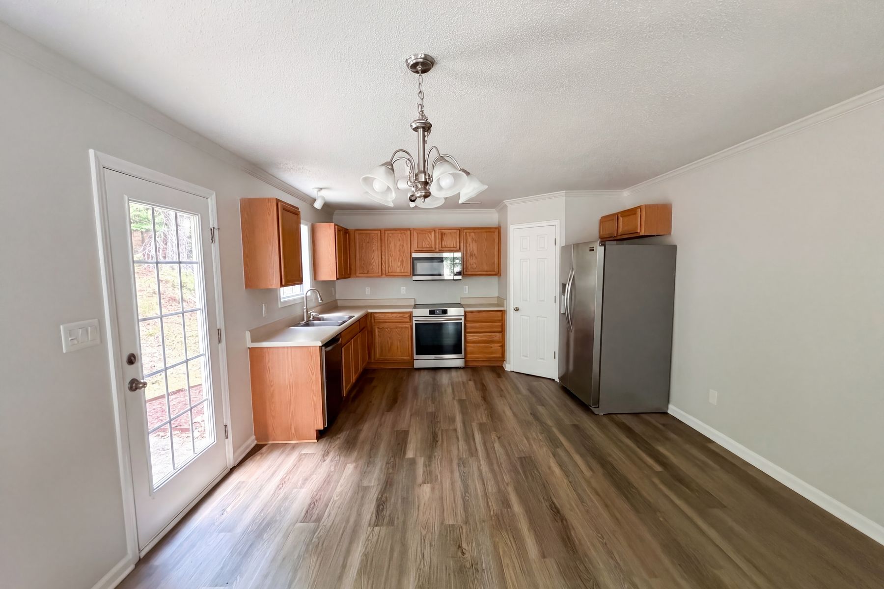 Photo 2 of 18 of 708 Woodgreen Dr, Durham, NC