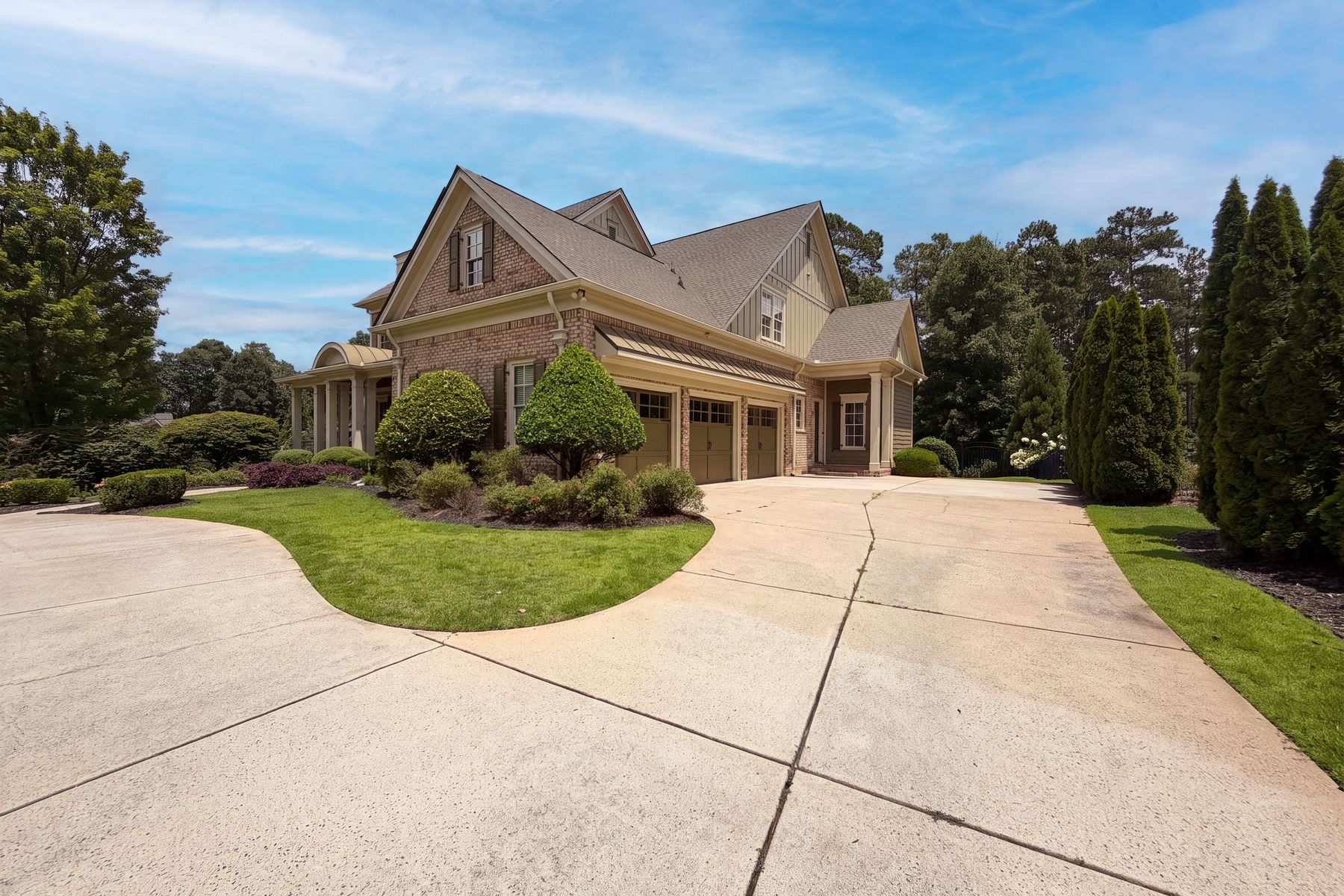 Photo 2 of 30 of 256 Hanson Way, Marietta, GA