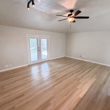 Property photo 3 of 318 Floravista Dr