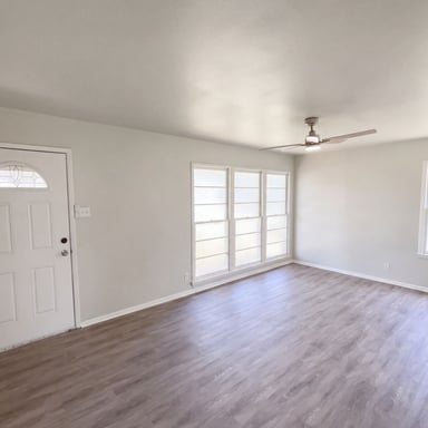 Property photo 3 of 318 Nash Blvd