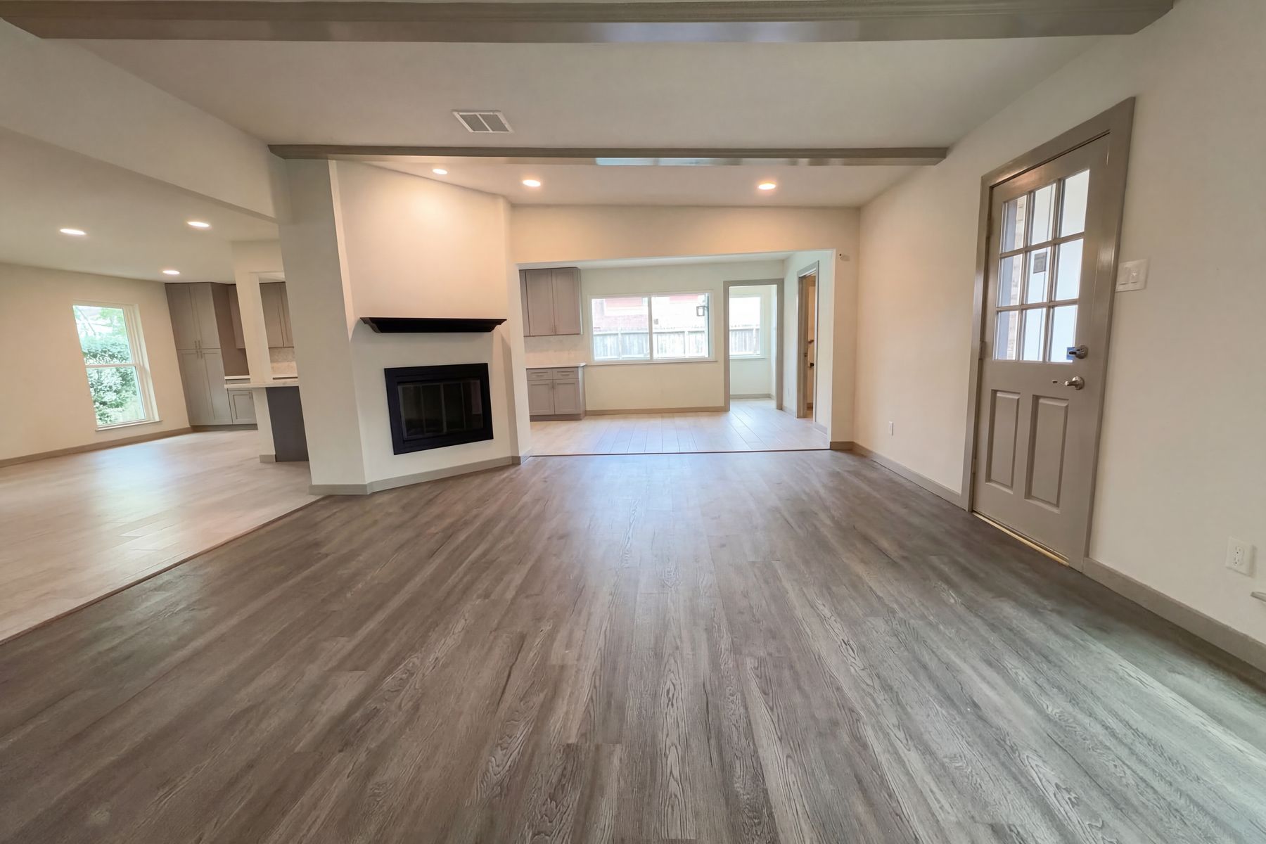 Property photo 3 of 10726 Sugar Hill Dr